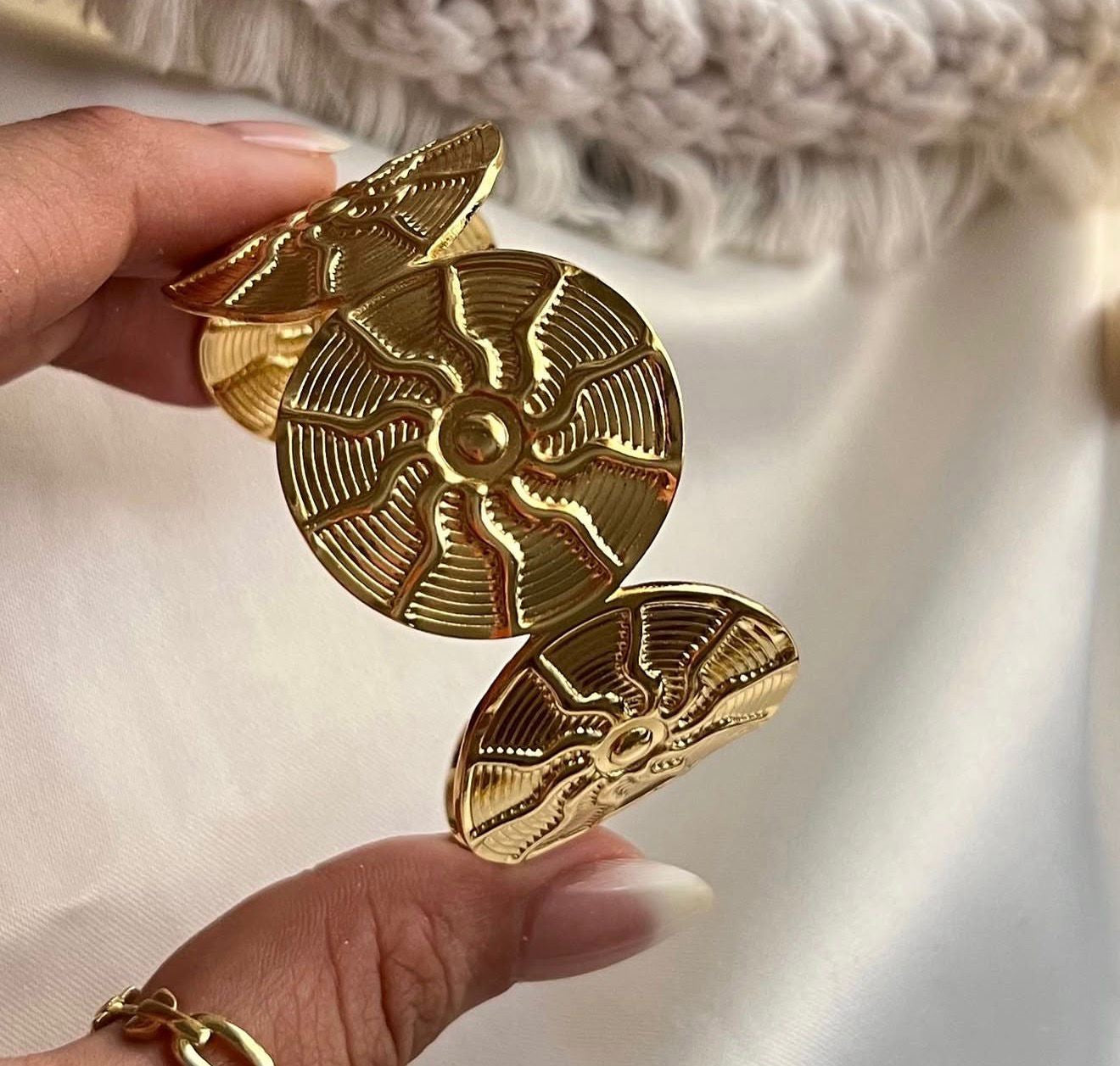 Arm Cuff / Hand Cuff (Adjustable)