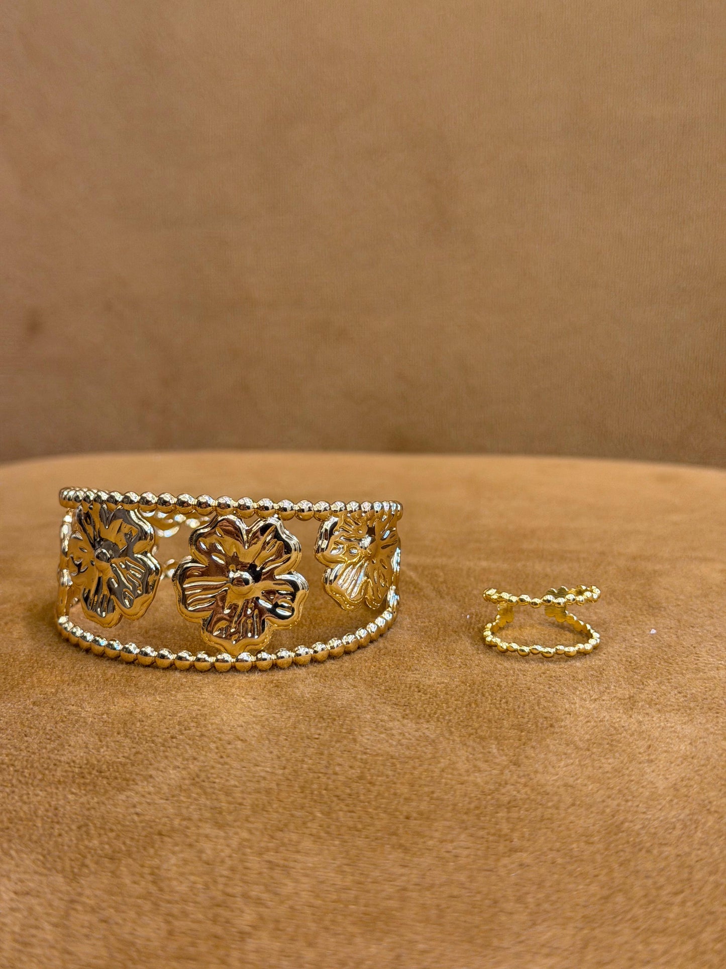 Arm Cuff / Handcuff With Ring (adjustable)