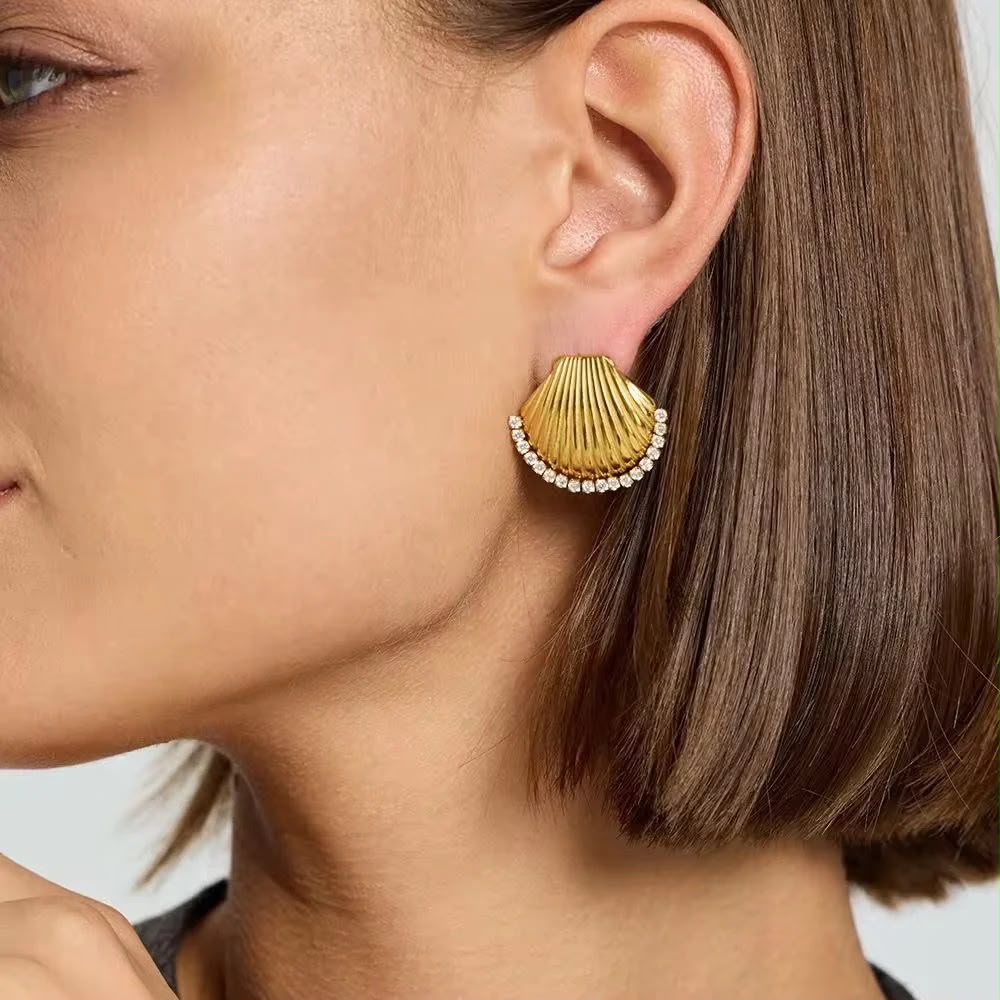 C-shell earring