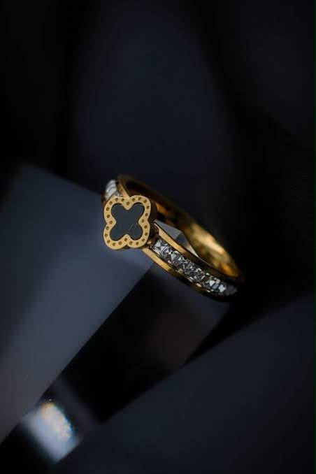 Colver Stoned Ring (Asjustable)