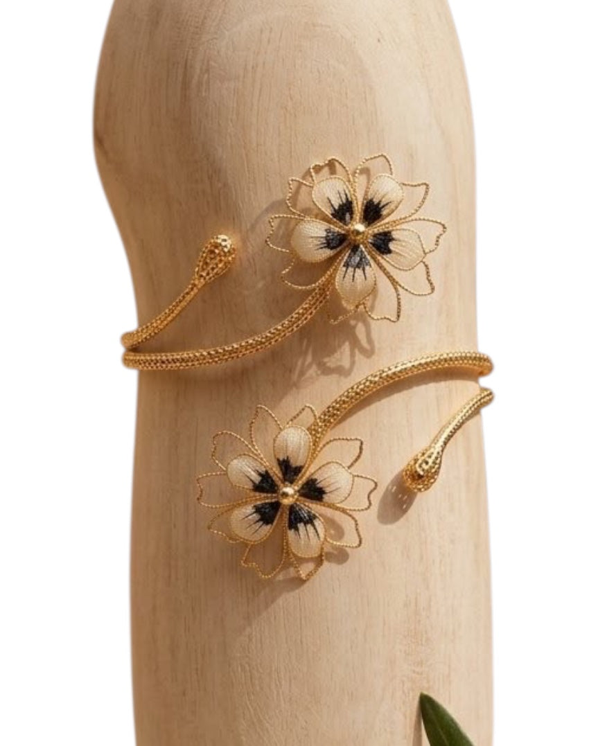 Flower black & White ArmCuff