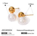 Pearl stud