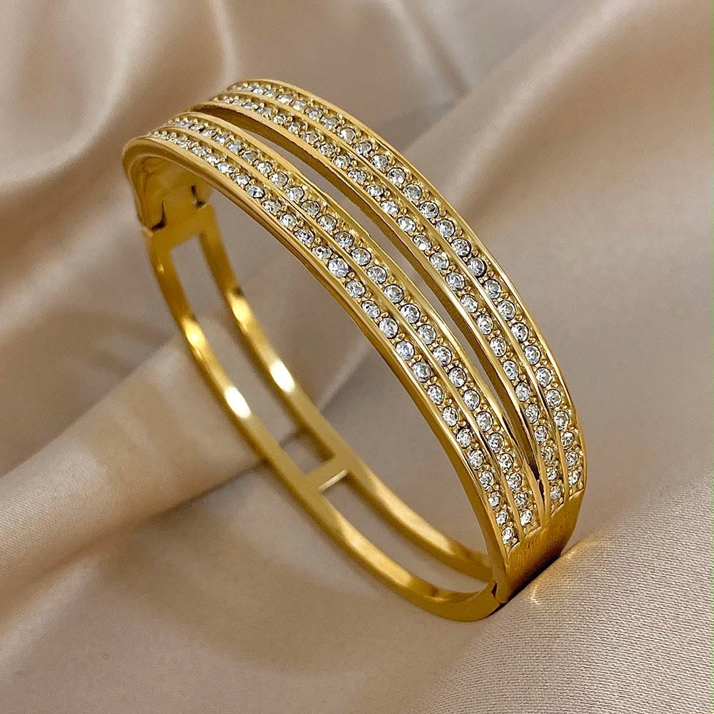 Luxury Bold HandCuff