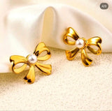Bow earring
