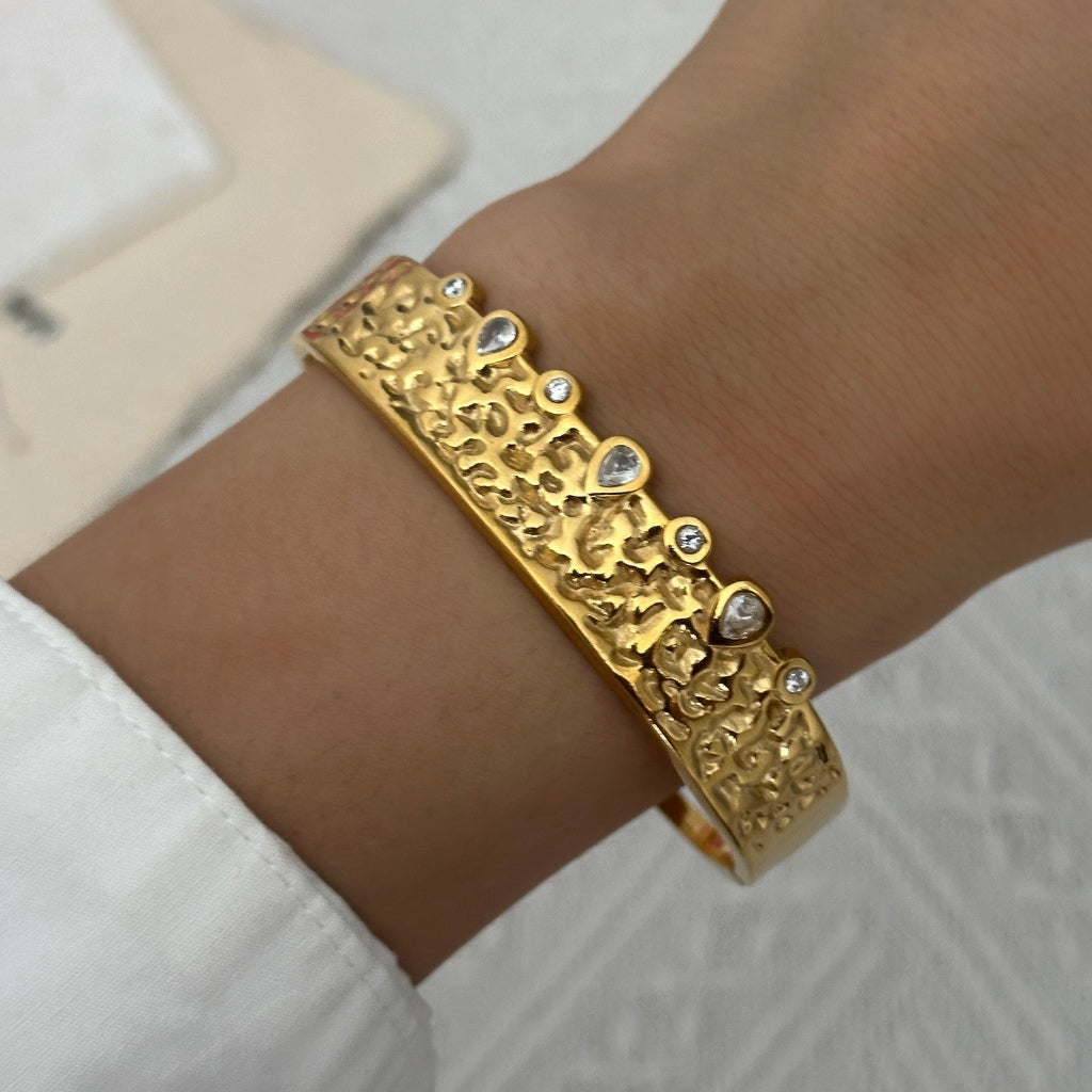 Crown cuff