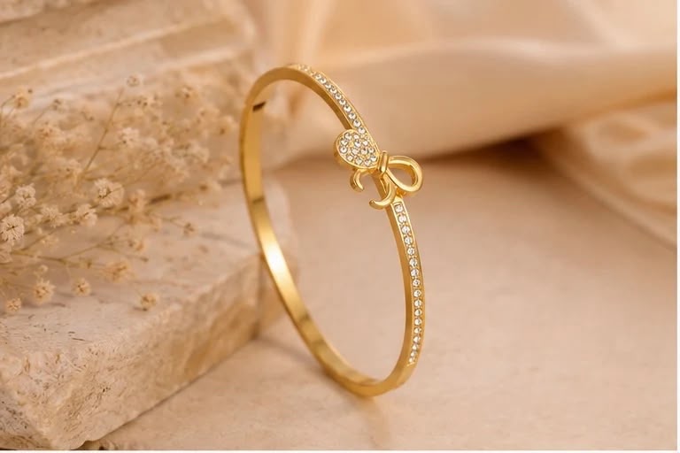 Bow  handcuff