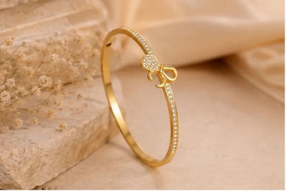 Bow  handcuff