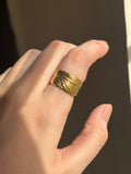 Leave chucky adjustable ring