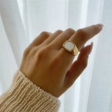 Black & white ring