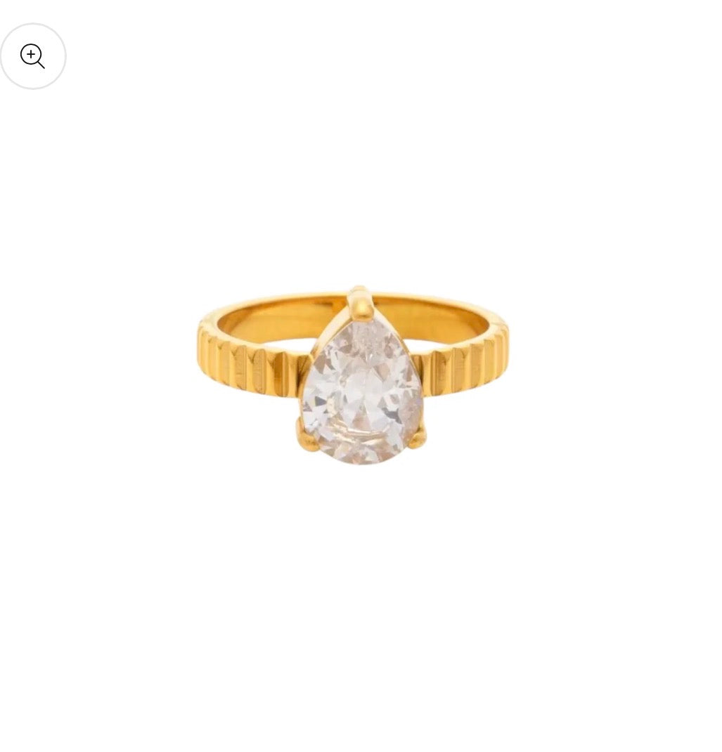 Single stone ring