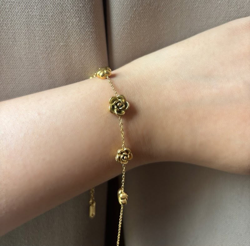 Rose bracelet