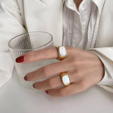 Black & white ring