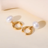 Pearl earring