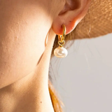 Pearl earring