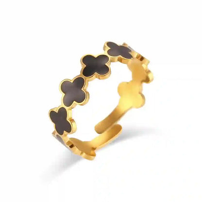 Clover ring