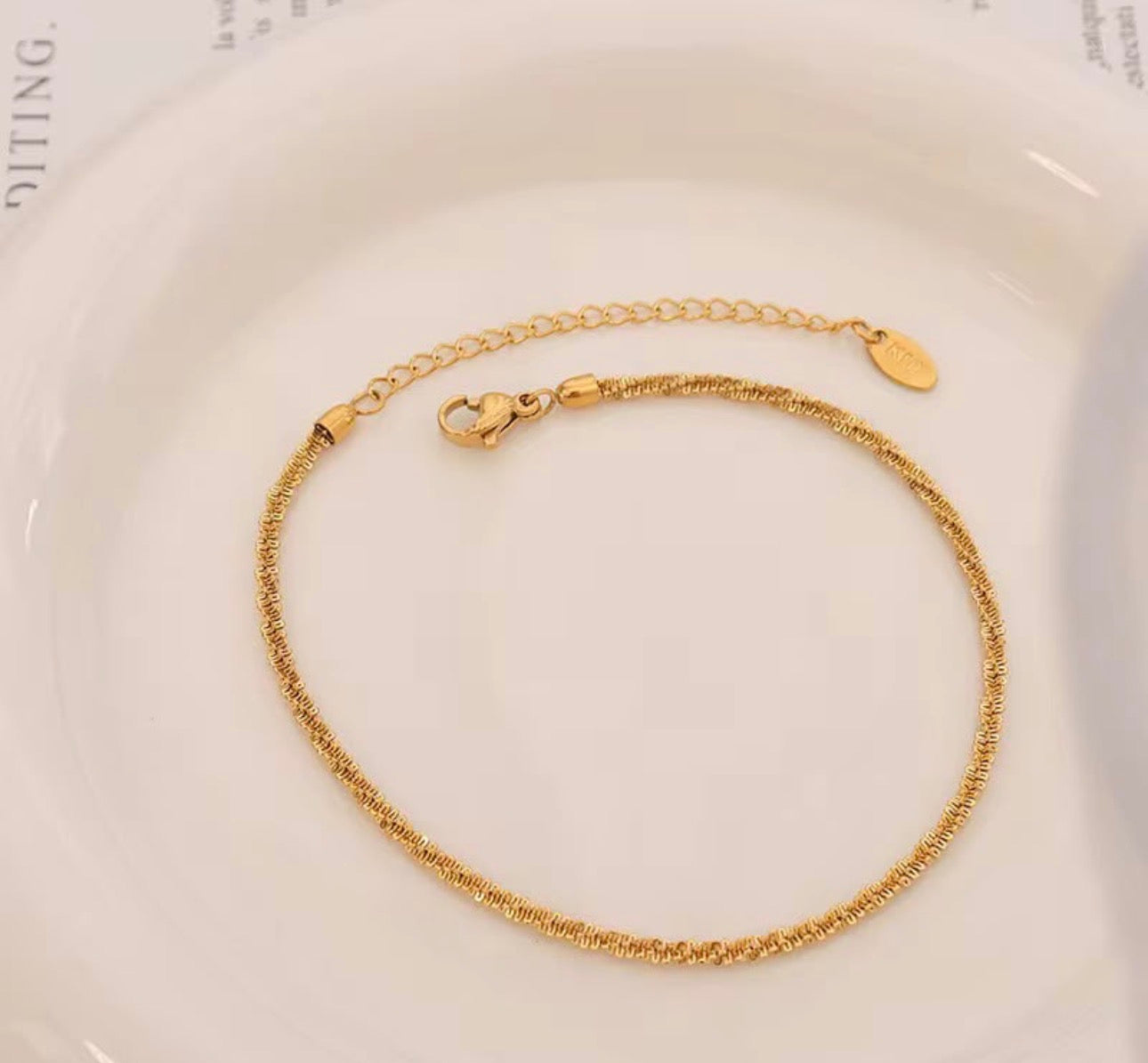 Twisted sparkle braclet