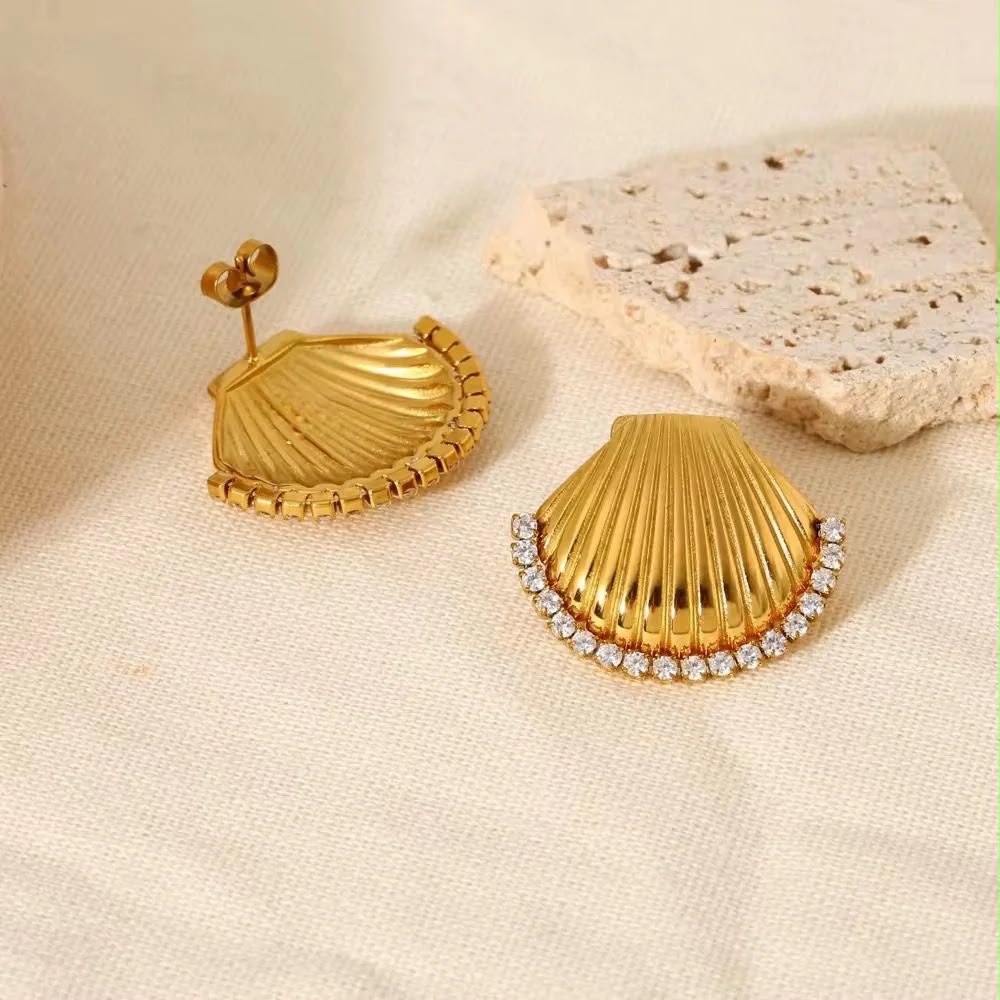 C-shell earring