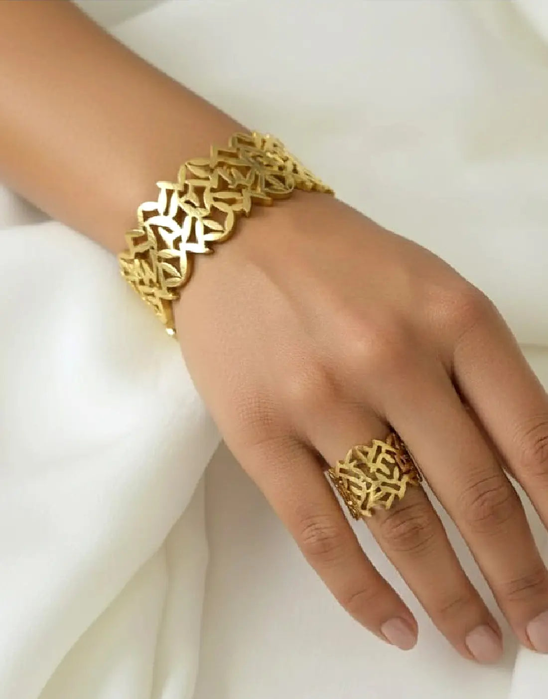 Leaf cuff