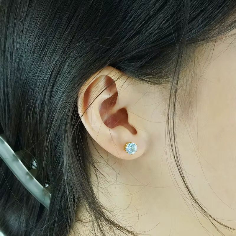 Rhinestone studs