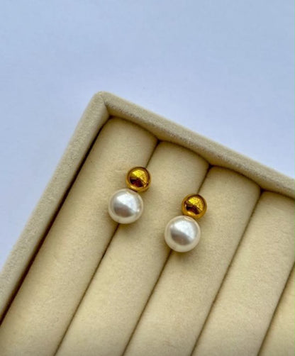 Pearl Earring