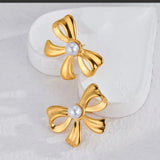 Bow earring