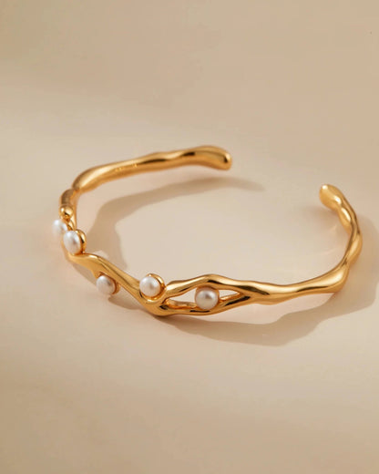 Pearl cuff