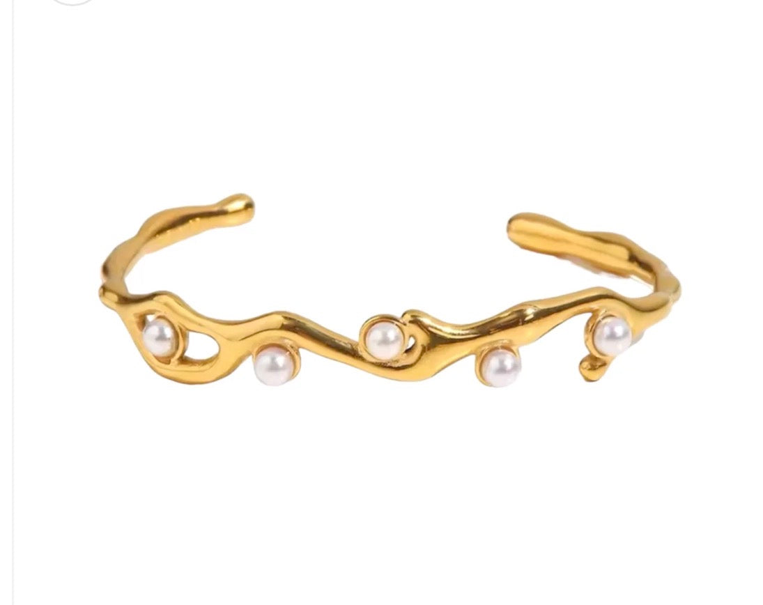 Pearl cuff