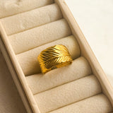 Leave chucky adjustable ring