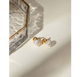Pearl stud