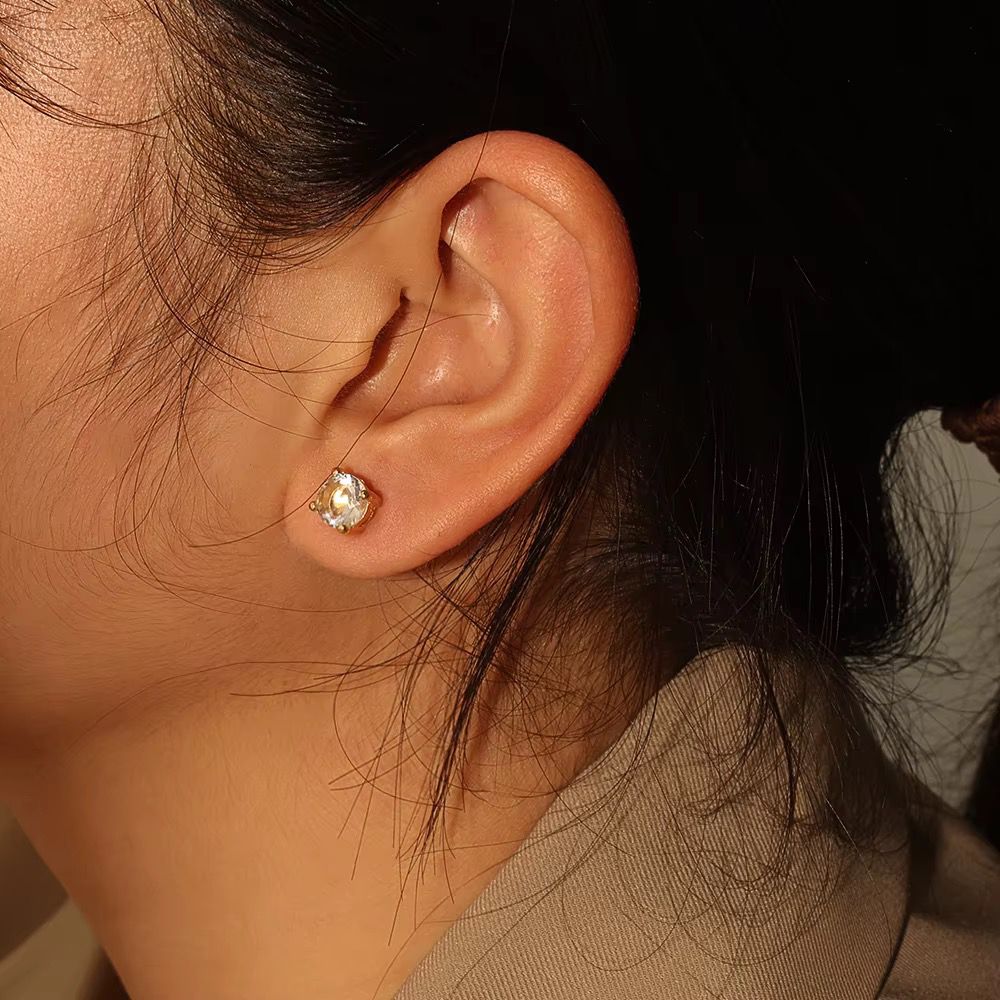 Rhinestone studs