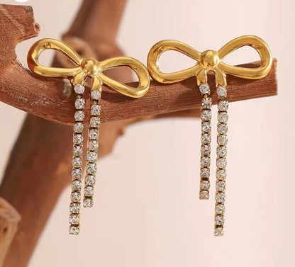 Bow earring