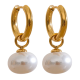 Pearl earring