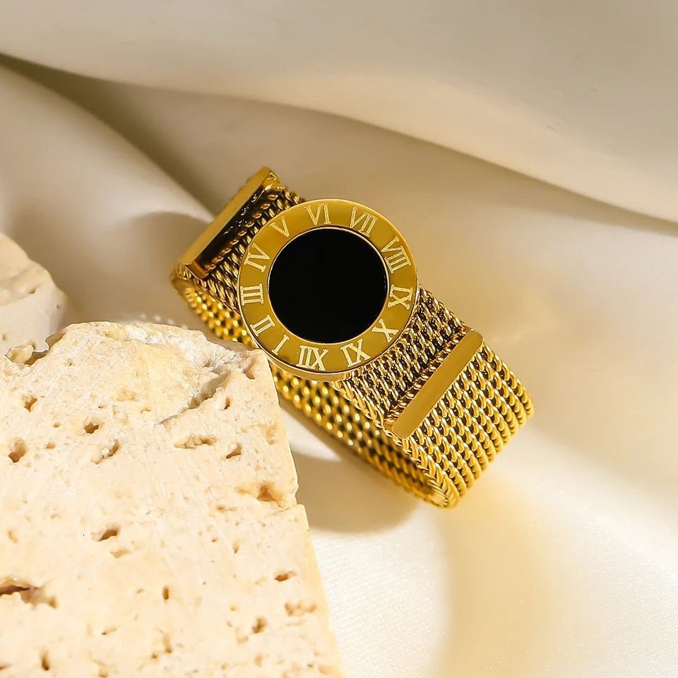 Cartier chained Ring