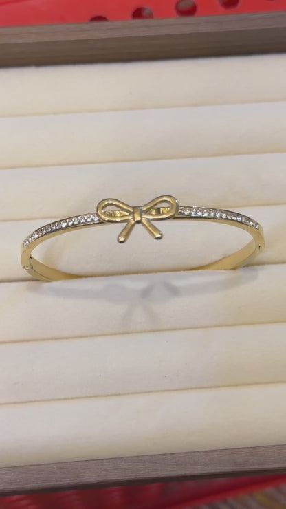 Bow Stoned Cuff