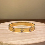 Clover handcuff