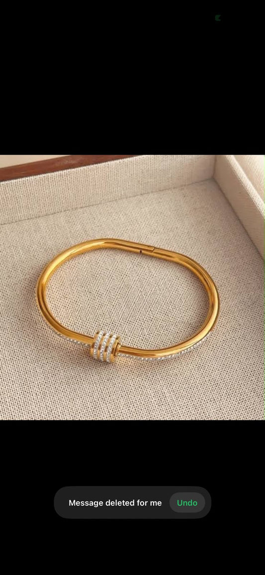 Zircon stone Cuff